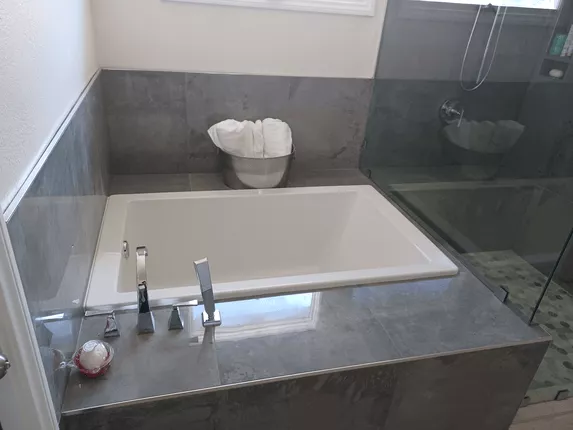 Porcelain vs Ceramic Tile: Which Is Better for Your Home?